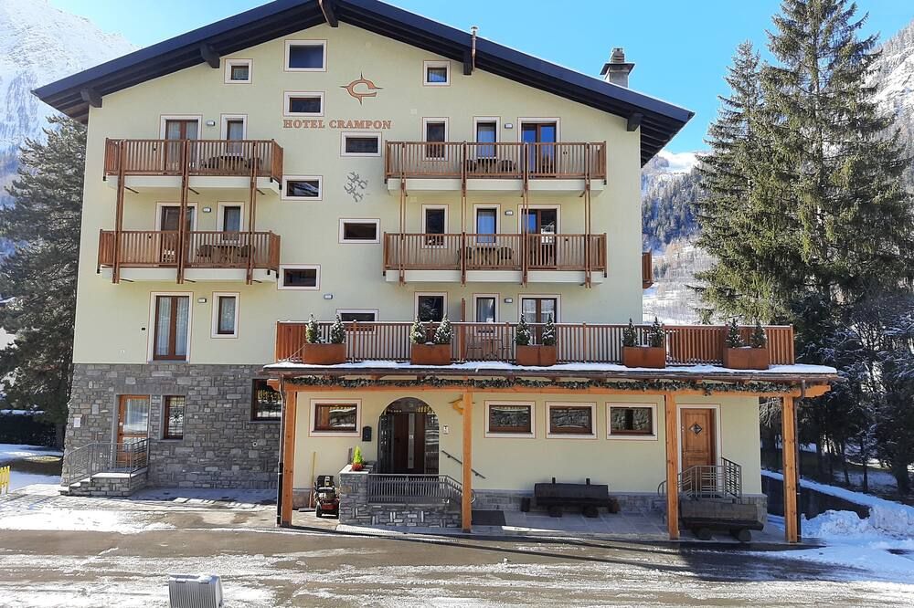 هوتل كرامبون - كورمايور - مبنى