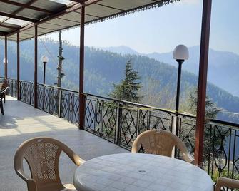 Newly built bnb in a pristine village - Shimla - Balcón