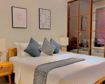 Putu Soemantri Four Persons Villas - Denpasar - Bedroom