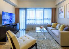 Aruga Apartments by Rockwell Makati - Makati - Wohnzimmer