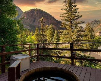 Box Canyon Lodge And Hot Springs - Ouray - Building