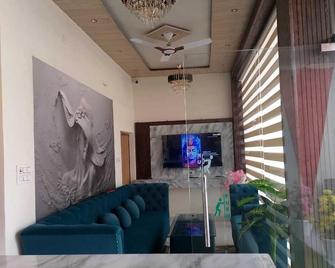 Hotel Lr Delite Inn - Mathura - Recepce