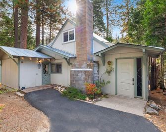 Cabin #10 - Strawberry (Tuolumne County) - Building