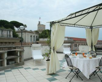 Hotel Fellini - Roma - Patio
