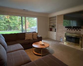 Tranquility on Beacon Hill - Longview - Huiskamer