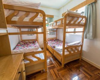 Lovely 2BR apartment for 6-8, Macau, Taipa, 2 bedrooms, kitchen, WC 整套两房一厅(六位) - 澳門