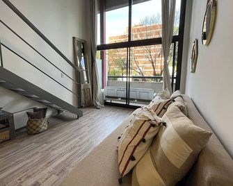 RentUp - Luminoso duplex en La Boca para 3 personas - Buenos Aires