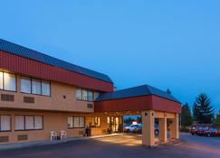 Ramada by Wyndham Coquitlam - Coquitlam - Building