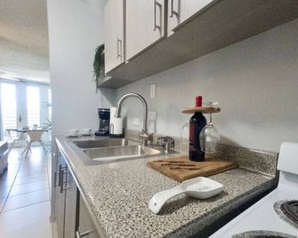 Charming studio in fabulous Luquillo with AC, WiFi close to the Beach - Luquillo - Cocina