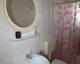 Apartments Cervelin - Lopud - Bathroom