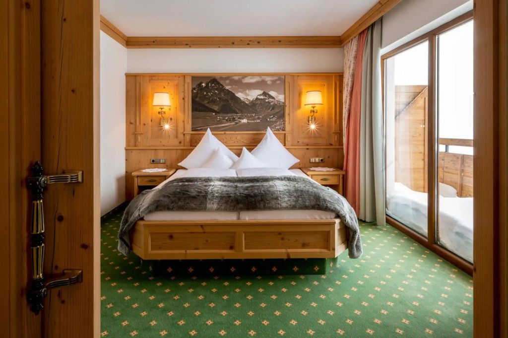 هوتل ألمهوف