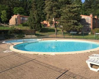 Village Vacances Clos Moulin - Vorey - Pool