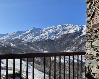 Spacious Authentic Chalet in the 3 Valleys - Les Belleville - Balcony