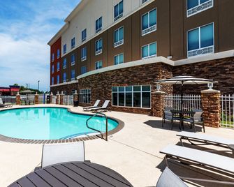Holiday Inn Express & Suites Bossier City By IHG - Bossier City - Pool