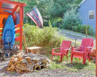 Georgia Home w/ 2 Fire Pits & Creek Access! - Young Harris - Patio