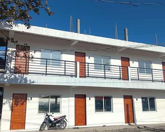Hidalgo Lodge - Santa Ana - Building
