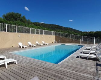 In Santa, on 5000m2 of land, a classified private domain furnished - Figari - Pool