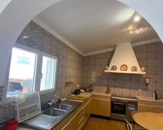 Large house near beach. - Sagres - Kitchen