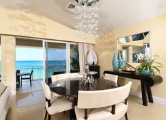 Luxurious Condo on 7 Mile Beach, Expansive Beach/Water Views, 5star Decor - George Town - Dining room