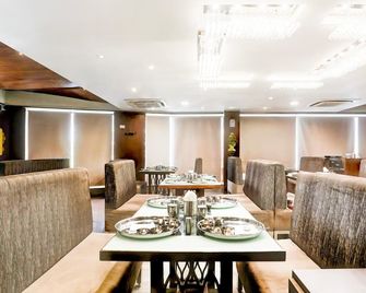 Super Townhouse Prahladnagar - Ahmedabad - Restaurant