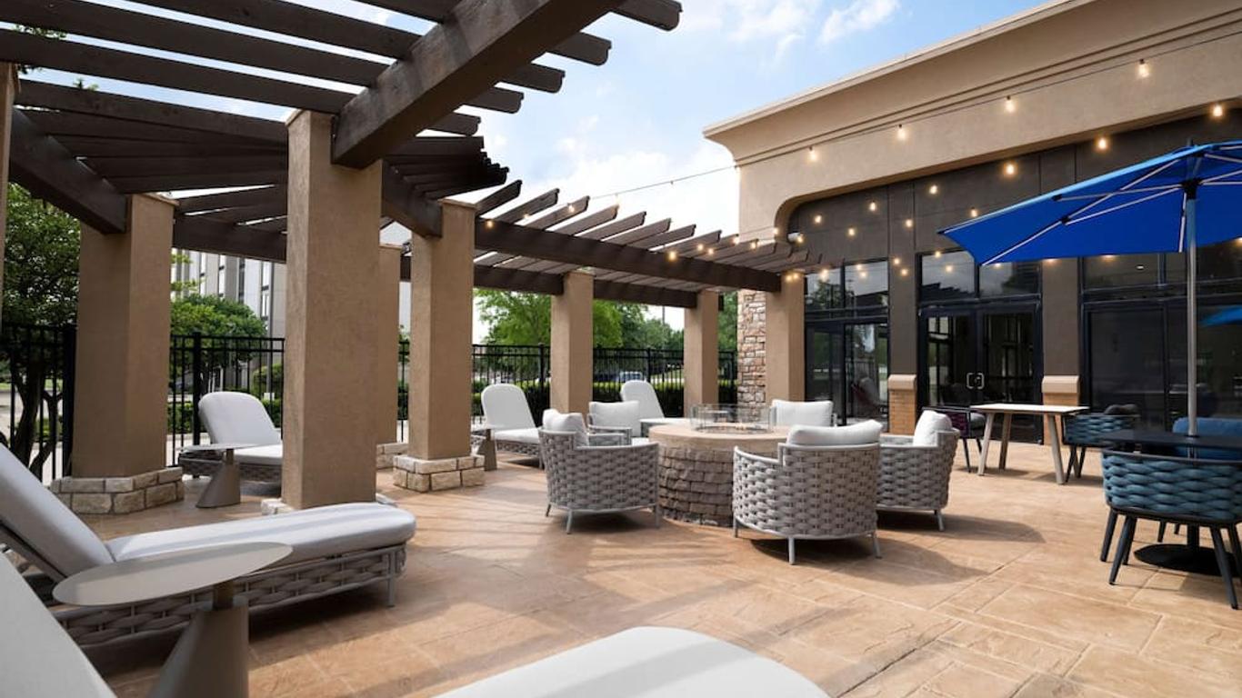 Hampton Inn and Suites DFW West