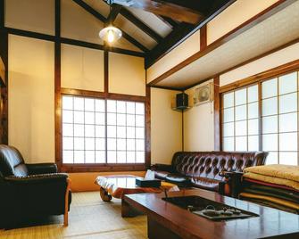 Entire building rental Yakurai Mountain Lodge / Kamigun Miyagi - Osaki - Soggiorno