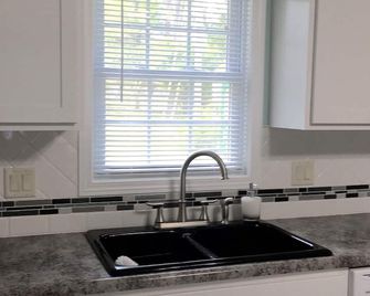 Family Fun Cozy Cottage - Fremont - Cocina