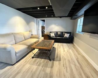 5 Bedroom on Lake of the Ozarks - Eldon - Sala de estar