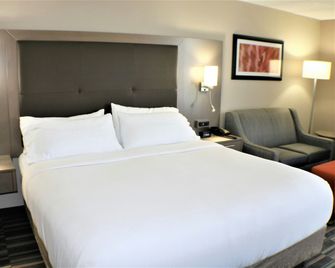 Holiday Inn Express Woodstock-Shenandoah Valley By IHG - Woodstock - Bedroom
