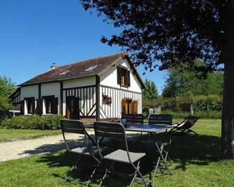 Country house in the heart of rural Pays d'Auge - Le Renouard - Patio