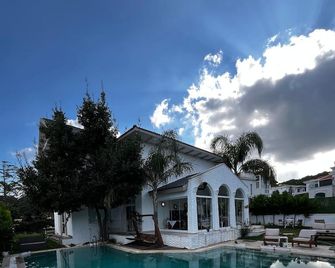 Flora Boheme Butik Otel - Çeşme - Havuz