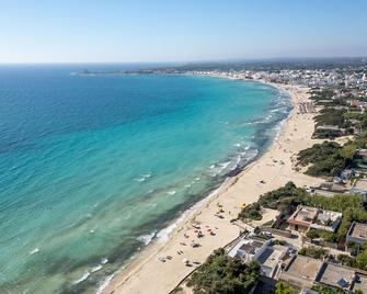 Blue House in Villa Con Piscina - Torre Lapillo - Beach