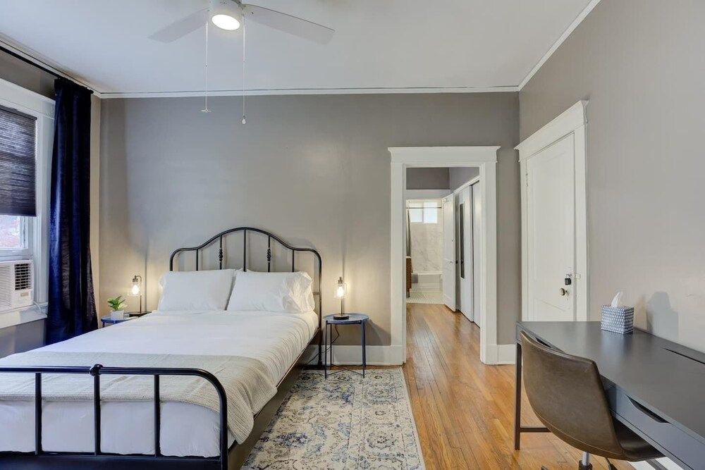 Mid Century Modern Midtown Apartment Close to all! - ממפיס - חדר שינה