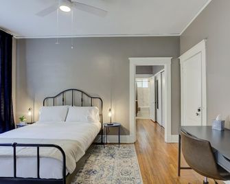 Mid Century Modern Midtown Apartment Close to all! - ממפיס - חדר שינה