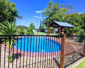 أوستراليان هومستيد - واغا واغا - شرفة