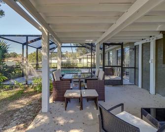 Sunny Ocala Home with Private Pool and Hot Tub! - Silver Springs - Innenhof