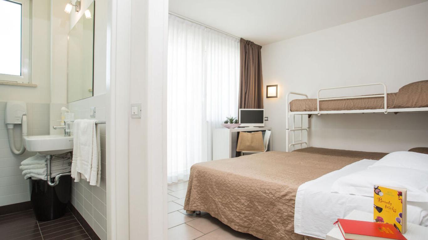 Color Mokambo Shore Design Hotel