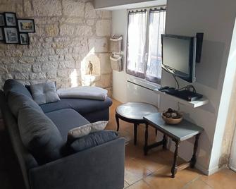 Meublé de tourisme Petit Chail Saint Savinien - Saint-Savinien - Sala de estar