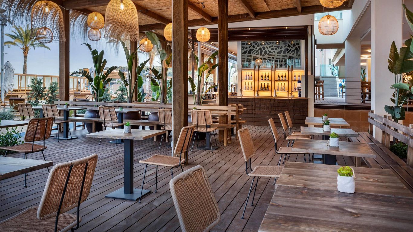 إنسايد باي ميليا ويف كالفيا