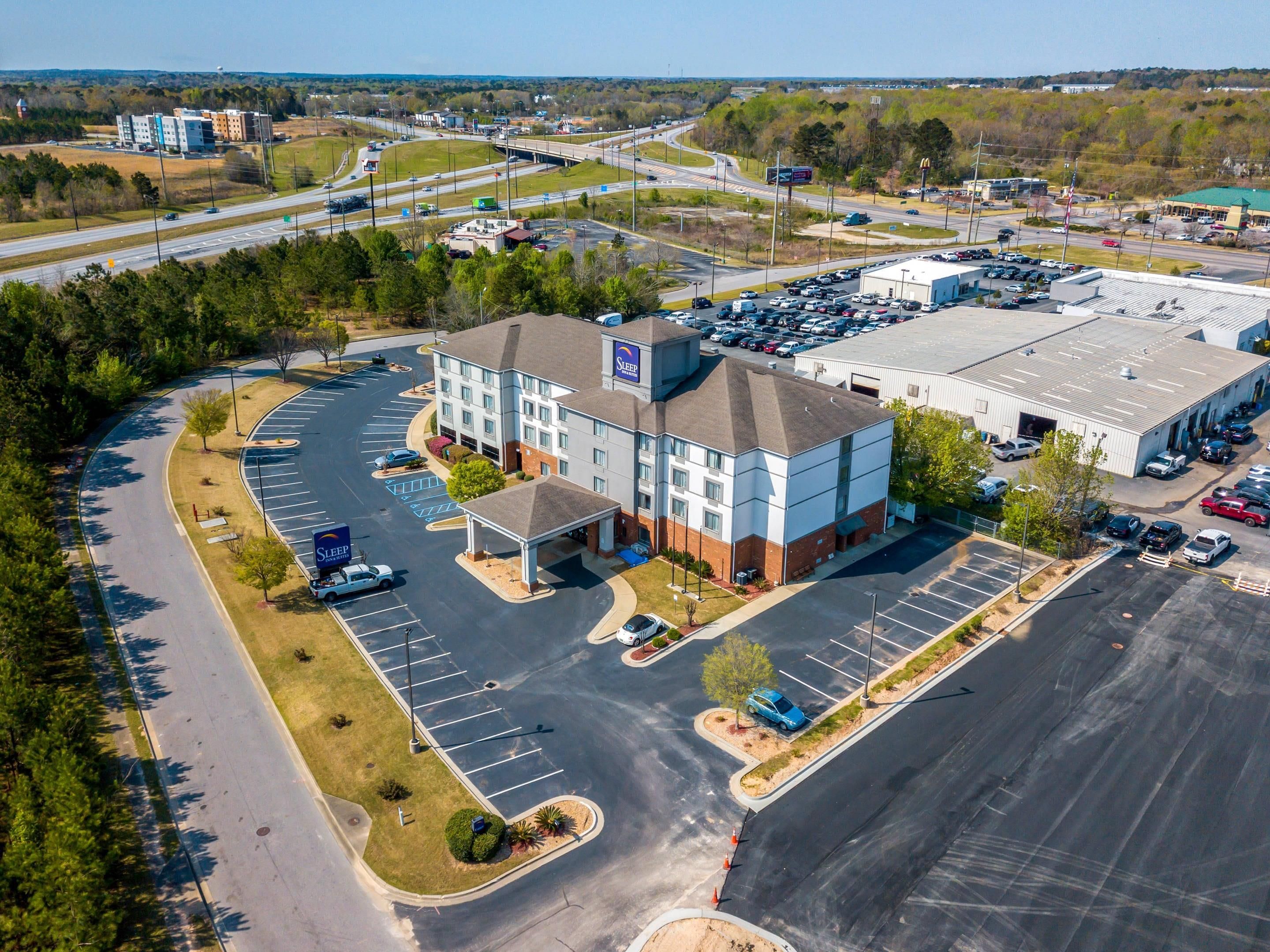 Sleep Inn and Suites Auburn Campus Area I-85 - Auburn - Rakennus
