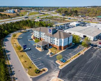 Sleep Inn and Suites Auburn Campus Area I-85 - Auburn - Bygning