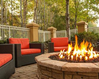 Courtyard by Marriott Greenville-Spartanburg Airport - Greenville - Patio
