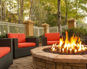 Courtyard by Marriott Greenville-Spartanburg Airport - גרינוויל - פטיו