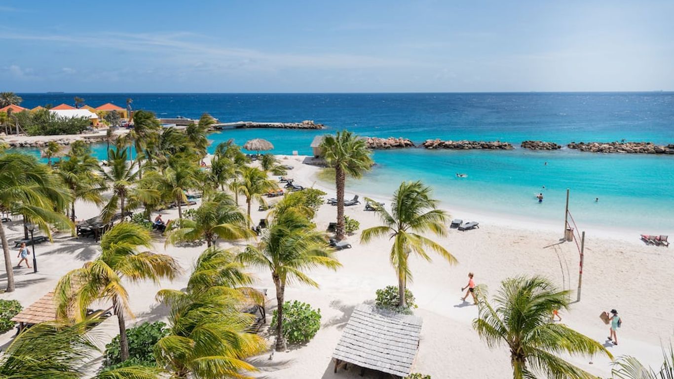 Lionsdive Beach Resort