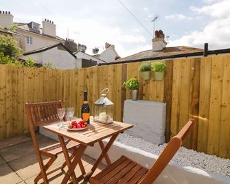 Harbourside Cottage - Torquay - Patio