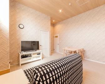 Chiba Morihiro Building Miy - Ichikawa - Wohnzimmer