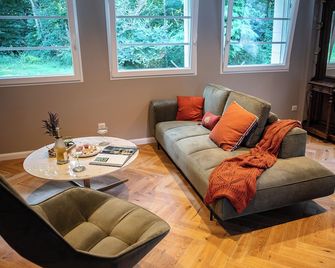 Villa Trianon Gîte 5 étoiles avec spa privé forêt Villandry - Villandry - Living room