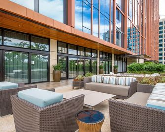 Luxurious 2.5 Bedroom Unit with Panoramic Ocean View in ONE Ala Moana - Honolulu - Patio