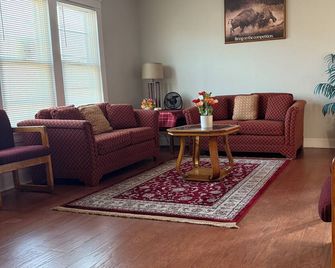 Comfortable 3-Br Home Minutes from Ub South & Shop - Buffalo - Salon