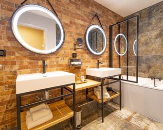 Hotel Beaucour - Strasbourg - Bathroom